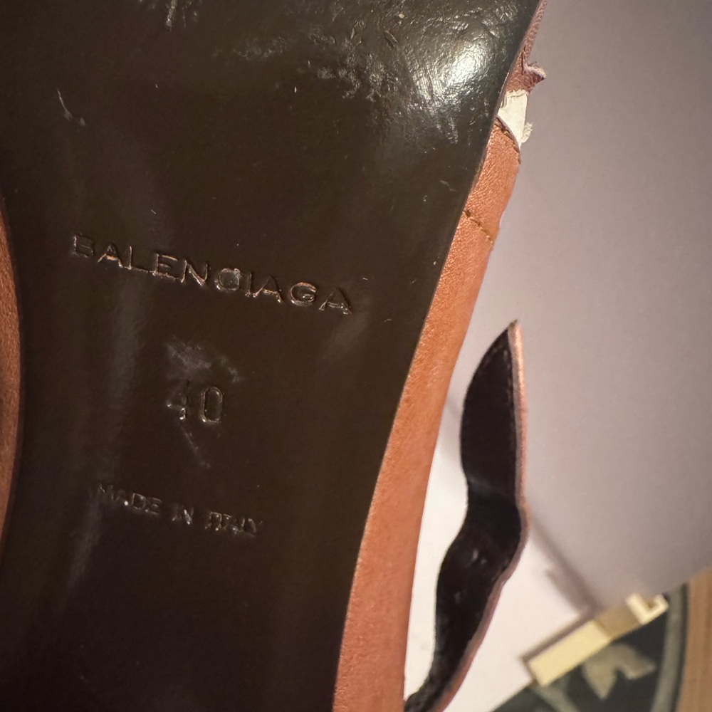 Balenciago Women's Brown and White Sandals
3 in heel - Picture 7 of 10